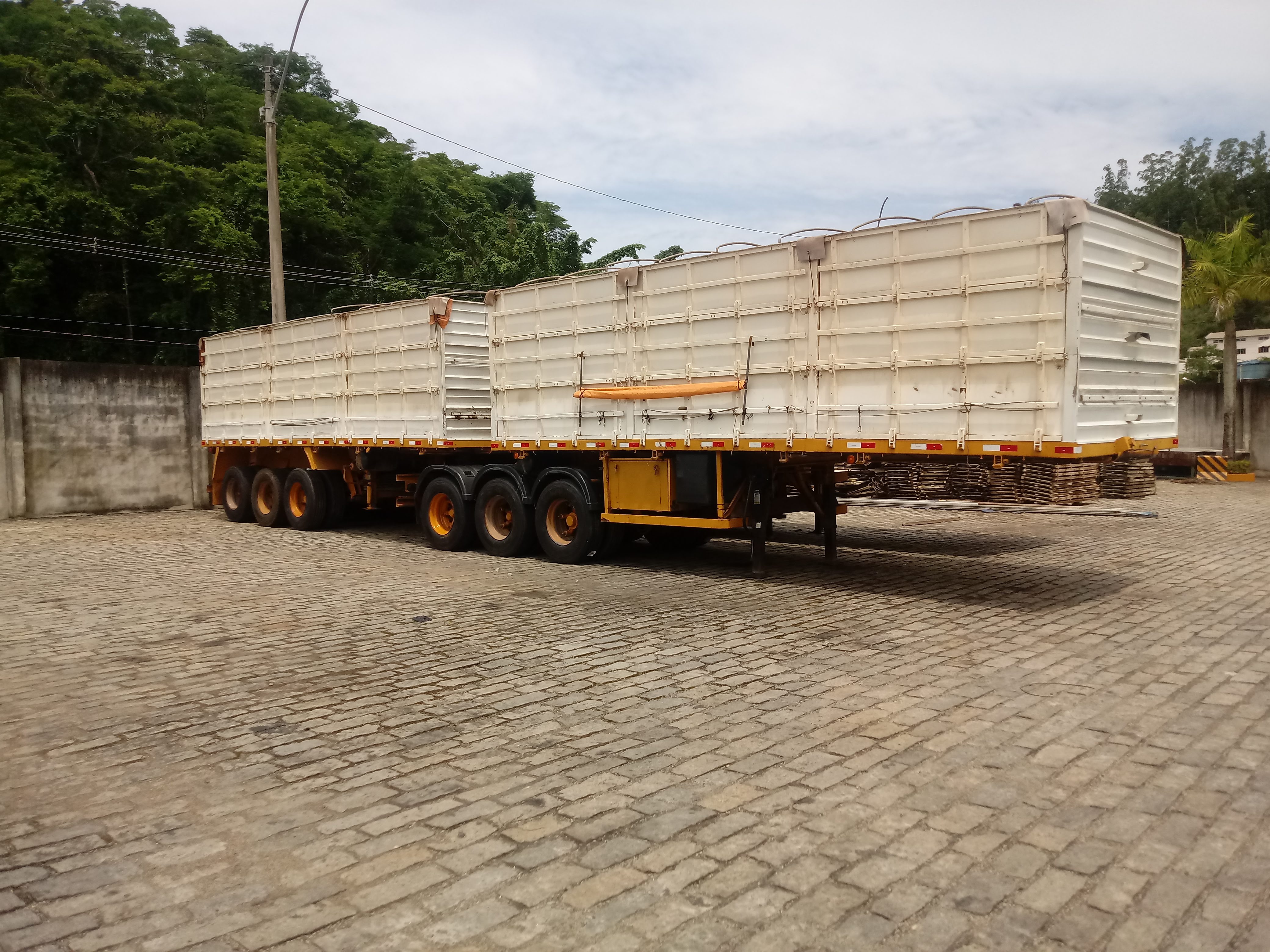 Rodojunior inicia venda de caminhões seminovos